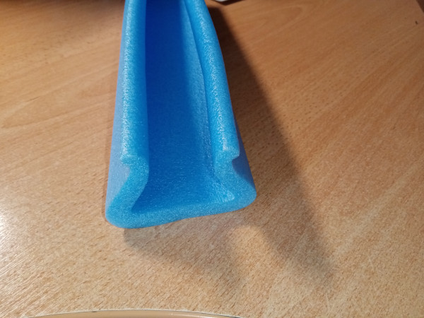 Profilé en U en mousse bleu – U45/60 – (Carton 144 ML)