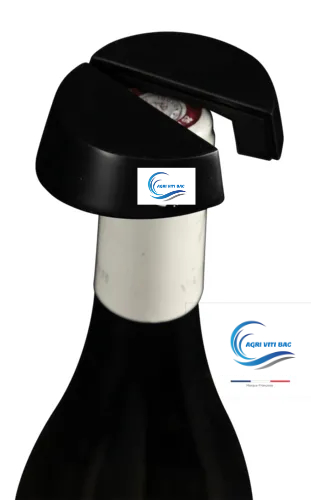 Coupe capsule pour bouteille de vin